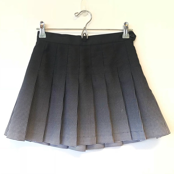 NWT American Apparel Women/'s Pleated School Skirt White Size LARGE